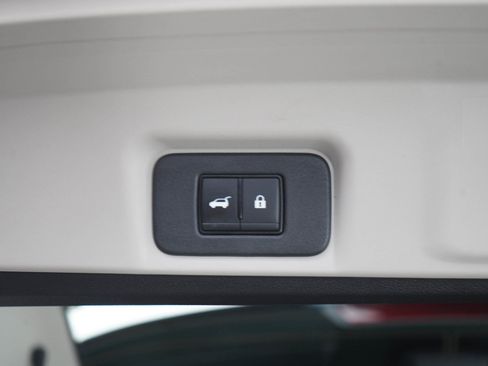 Used 2024 Nissan Ariya AWD image 17