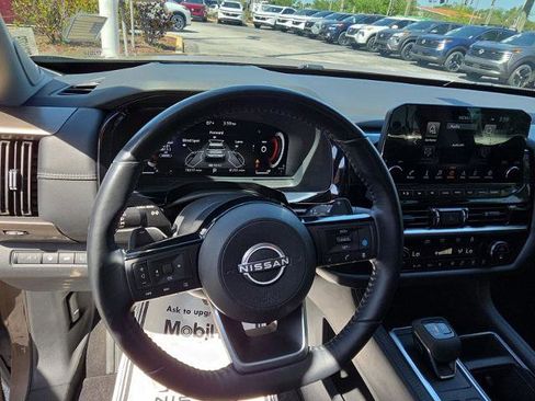 Certified 2023 Nissan Pathfinder Platinum w/ Cargo Package AWD/4WD image 13