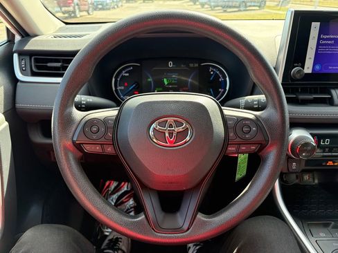 Certified 2025 Toyota RAV4 LE image 19