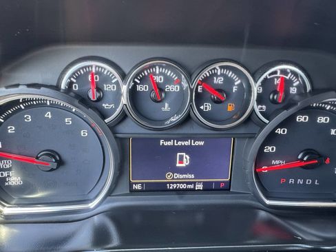 Used 2021 Chevrolet Silverado 1500 LT AWD/4WD image 27