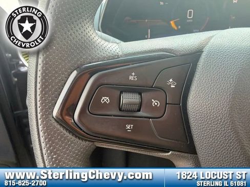 Used 2025 Chevrolet Trax LT FWD image 17