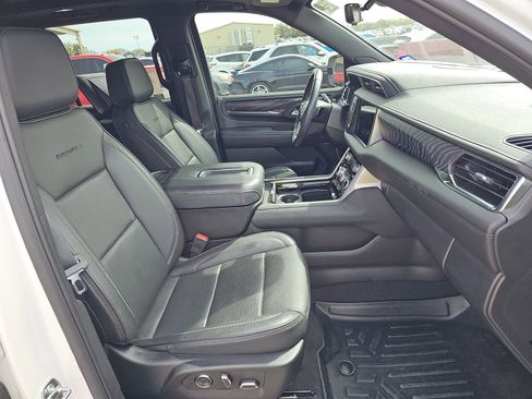 Used 2023 GMC Yukon Denali w/ Denali Reserve Package image 15