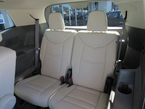 Used 2023 Cadillac XT6 Premium Luxury image 33