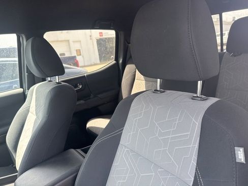 Used 2023 Toyota Tacoma TRD Off-Road w/ Advanced Technology Package image 23