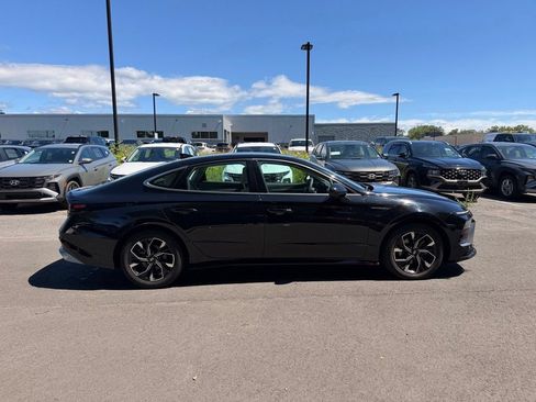 Used 2024 Hyundai Sonata SEL FWD image 2