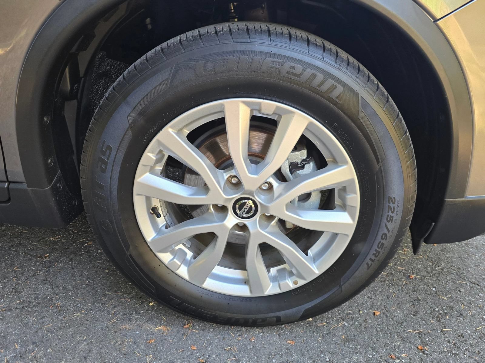 Used 2019 Nissan Rogue SV FWD image 10