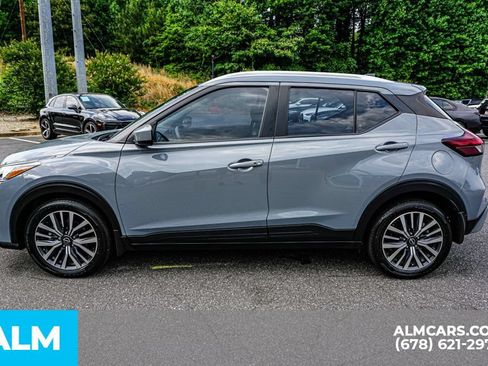 Used 2023 Nissan Kicks SV FWD image 6