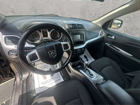 Used 2019 Dodge Journey SE w/ Connectivity Group FWD image 31