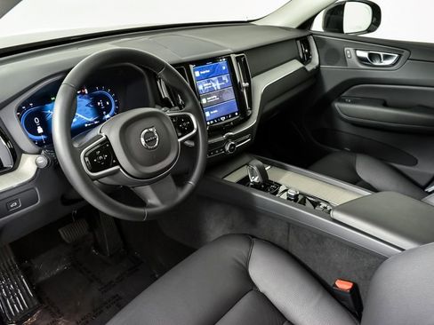 Certified 2025 Volvo XC60 B5 Plus image 6