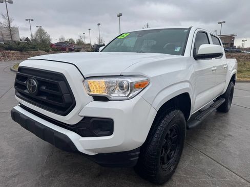 Used 2023 Toyota Tacoma SR AWD/4WD image 3