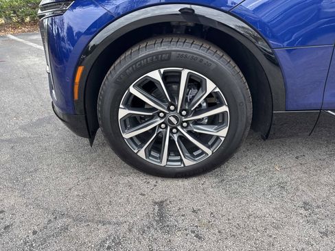 Used 2025 Cadillac Lyriq Sport image 9