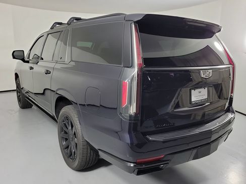 Certified 2022 Cadillac Escalade ESV Premium Luxury Platinum AWD/4WD image 4