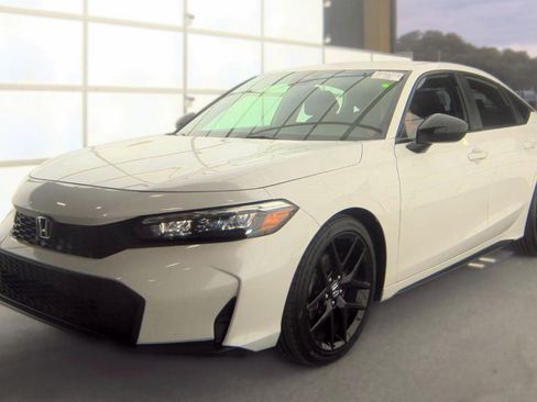 Used 2025 Honda Civic Sport image 1