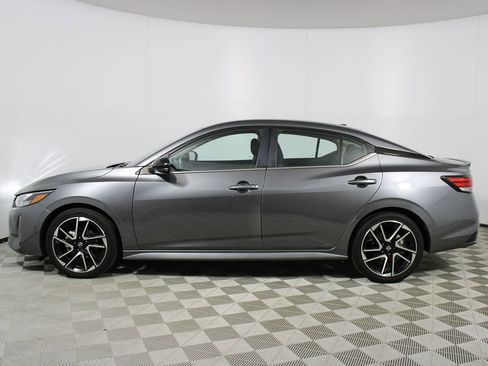 Used 2025 Nissan Sentra SR FWD image 27