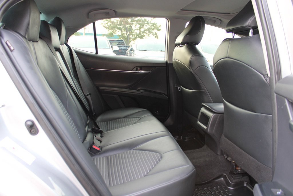Used 2019 Toyota Camry SE w/ Convenience Package FWD image 12