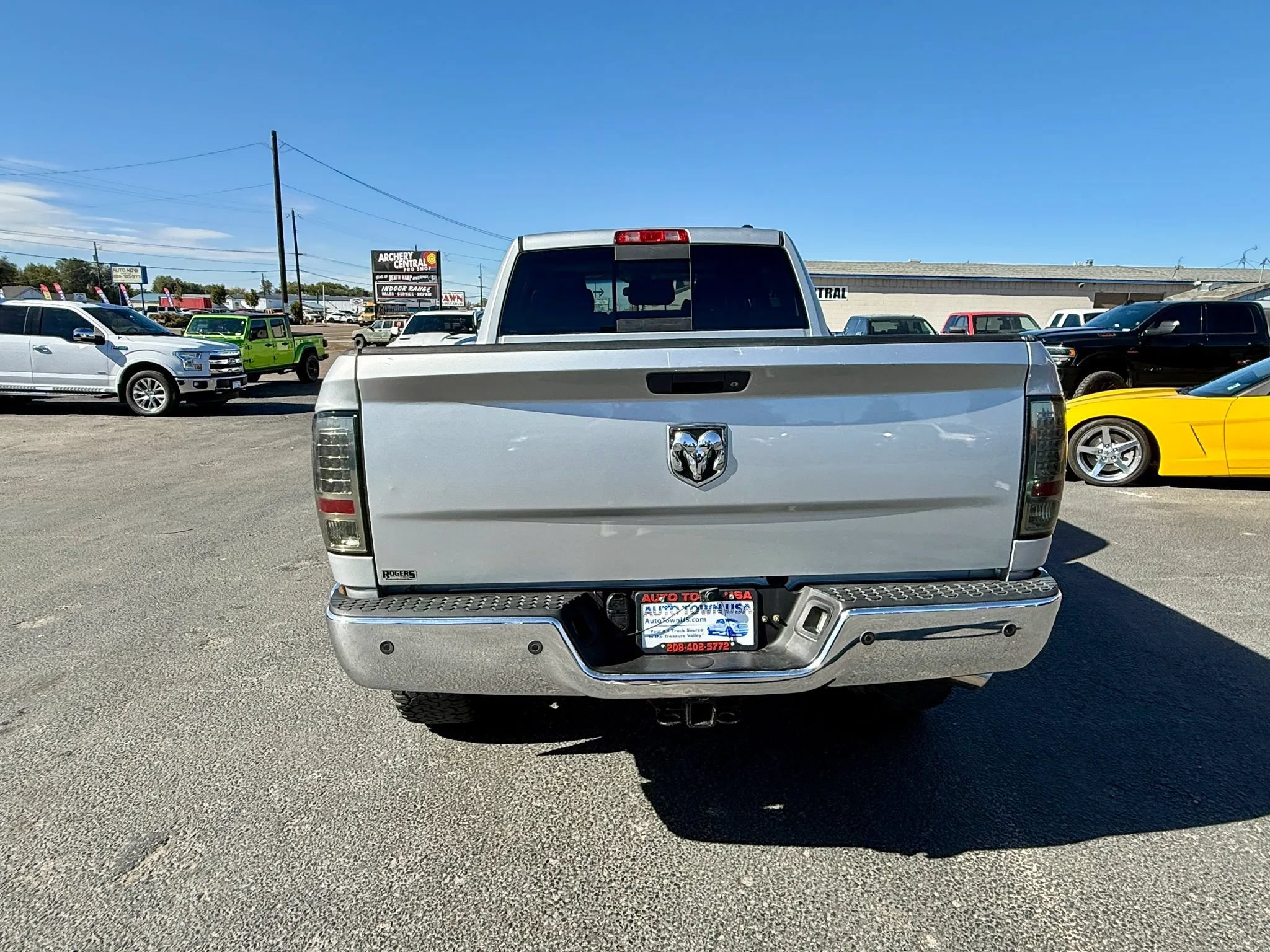 Used 2011 RAM 3500 SLT w/ Technology Group AWD/4WD image 4