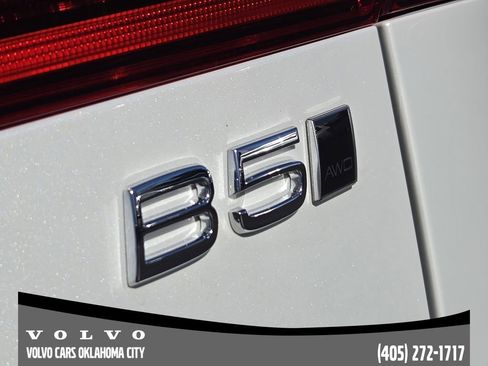 Used 2026 Volvo XC60 B5 Plus w/ Protection Package Premier AWD/4WD image 9