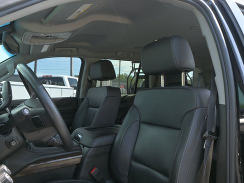 Used 2019 Chevrolet Tahoe LT w/ Luxury Package AWD/4WD image 8