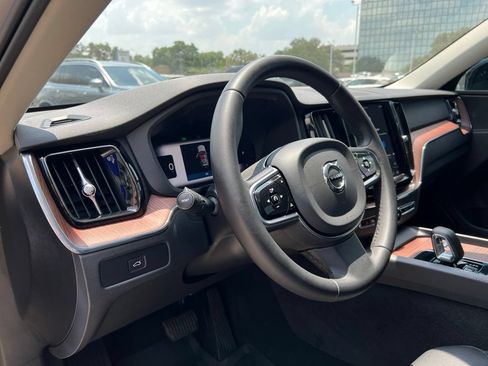 Certified 2024 Volvo XC60 B5 Core AWD/4WD image 15