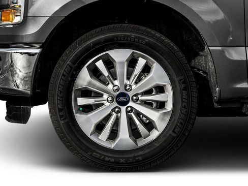 Used 2017 Ford F150 XLT w/ Equipment Group 302A Luxury AWD/4WD image 6