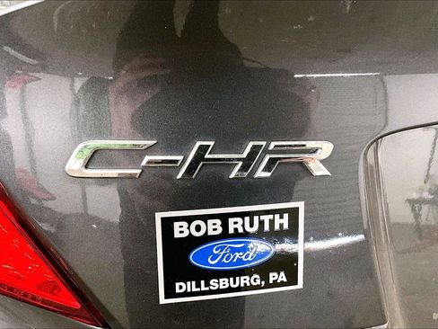 Used 2022 Toyota C-HR XLE image 13