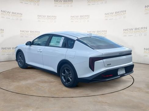 New 2026 Kia K4 FWD image 3