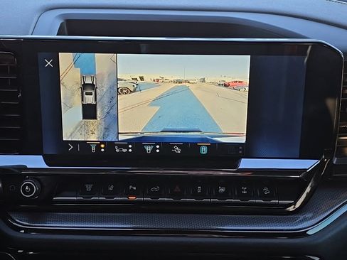 Used 2024 Chevrolet Silverado 2500 ZR2 w/ Technology Package image 19