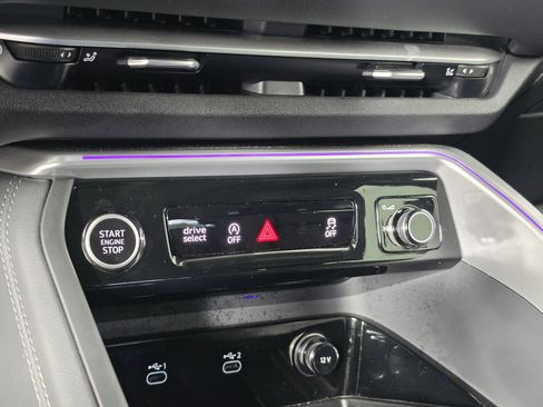 Certified 2025 Audi Q5 Premium w/ Convenience Package AWD/4WD image 29