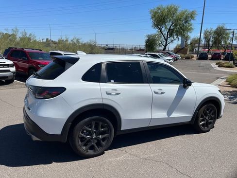 Used 2024 Honda HR-V Sport image 5