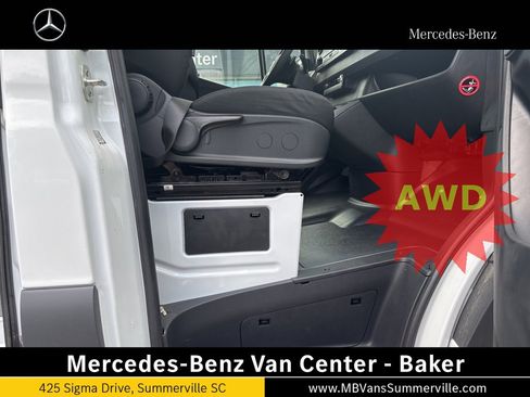Used 2024 Mercedes-Benz Sprinter 2500 image 36