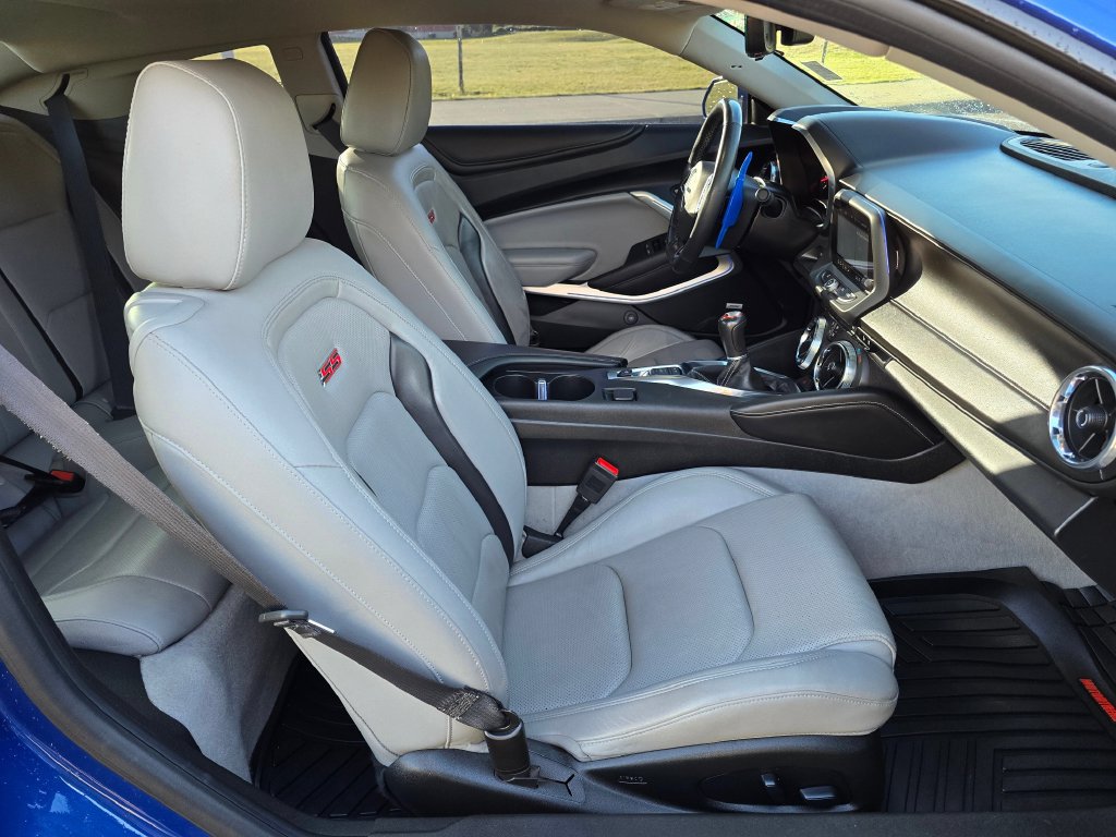 Used 2019 Chevrolet Camaro SS RWD image 15