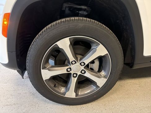 New 2026 Jeep Grand Cherokee L Limited image 2