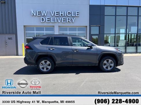 Used 2025 Toyota RAV4 XLE AWD/4WD image 10