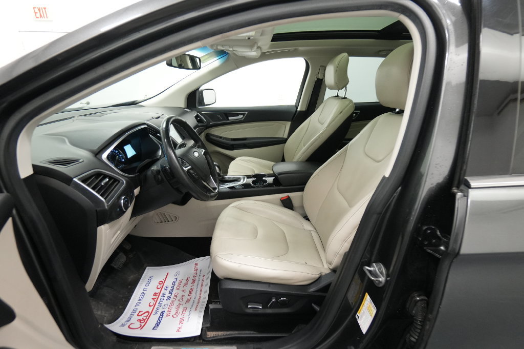 Used 2017 Ford Edge Titanium w/ Technology Package AWD/4WD image 16