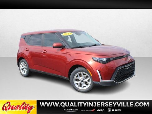 Used 2023 Kia Soul LX w/ LX Technology Package image 1