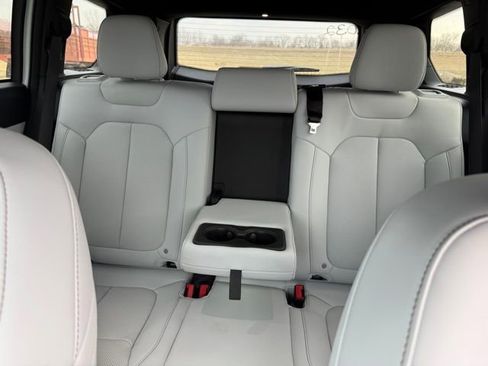 New 2026 Jeep Cherokee Limited image 19