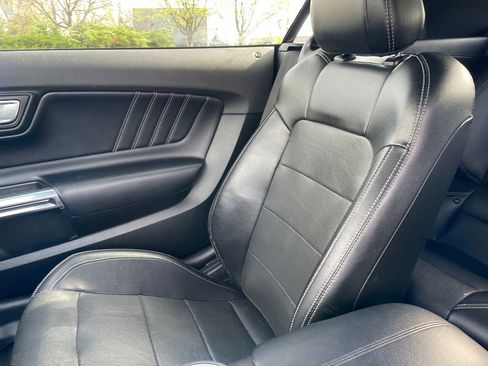 Used 2020 Ford Mustang Premium image 12