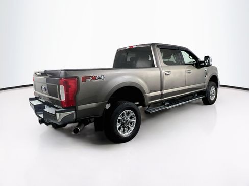 Used 2019 Ford F250 XLT w/ XLT Premium Package AWD/4WD image 5
