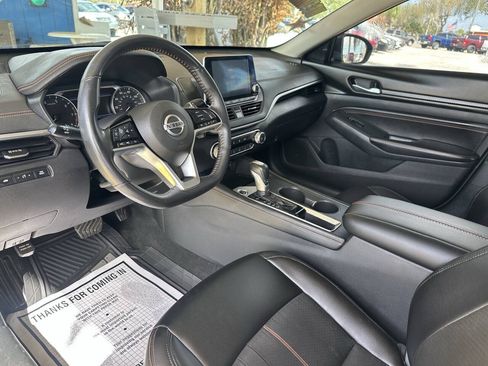Used 2021 Nissan Altima 2.5 SR FWD image 11