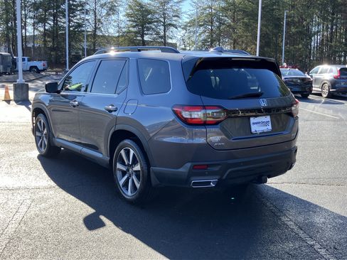 Certified 2025 Honda Pilot Elite image 7