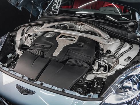 Used 2021 Aston Martin DBX AWD/4WD image 74