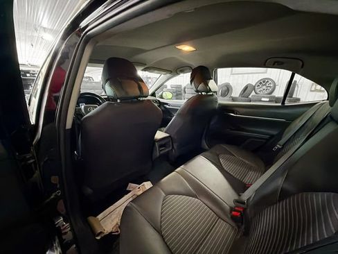 Used 2021 Toyota Camry SE FWD image 9