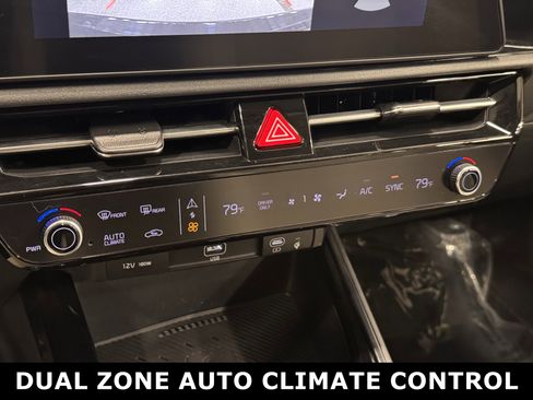 Used 2023 Kia Niro EX image 8