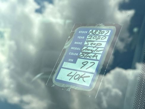 Used 2020 Jeep Wrangler Unlimited Sahara image 27