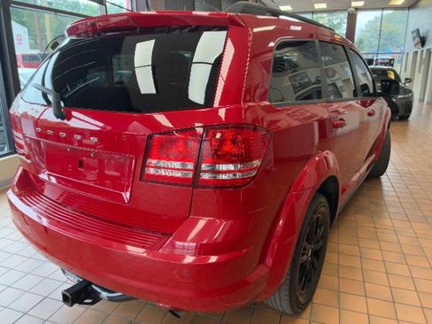 Used 2020 Dodge Journey SE w/ SE Popular Equipment Group image 9