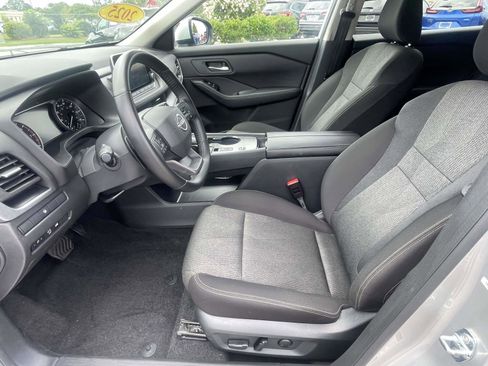 Used 2025 Nissan Rogue SV FWD image 14