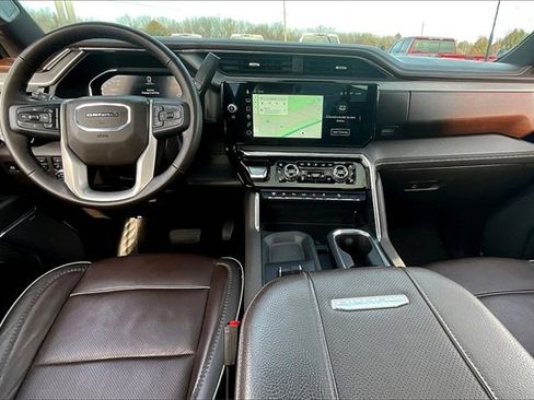 Used 2025 GMC Sierra 2500 Denali w/ Denali Reserve Package image 8