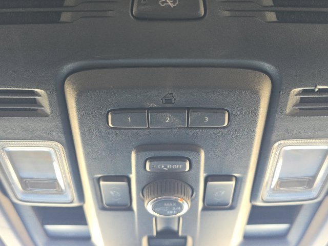 Used 2023 GMC Yukon Denali Ultimate AWD/4WD image 26