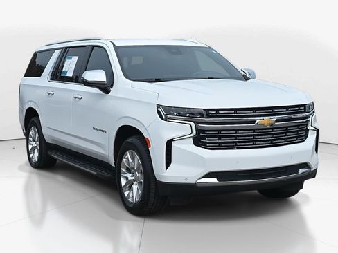 Used 2023 Chevrolet Suburban Premier image 2