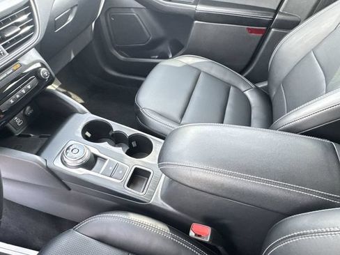 Used 2025 Ford Escape Platinum AWD/4WD image 23